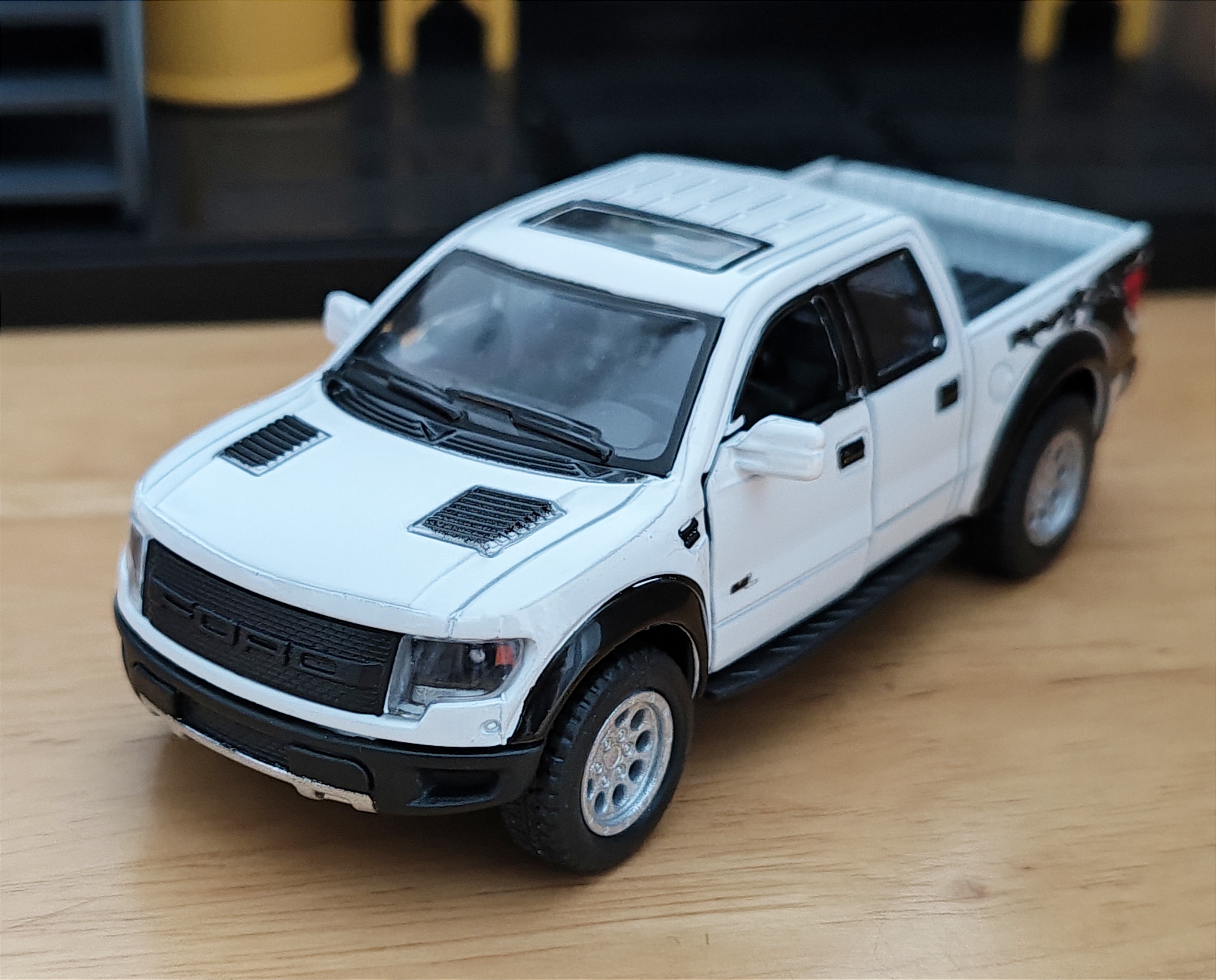2013 Ford F-150 SVT Raptor SuperCrew โมเดลรถเหล็ก รถกระบะ Ford (ปลีก-ส่ง)