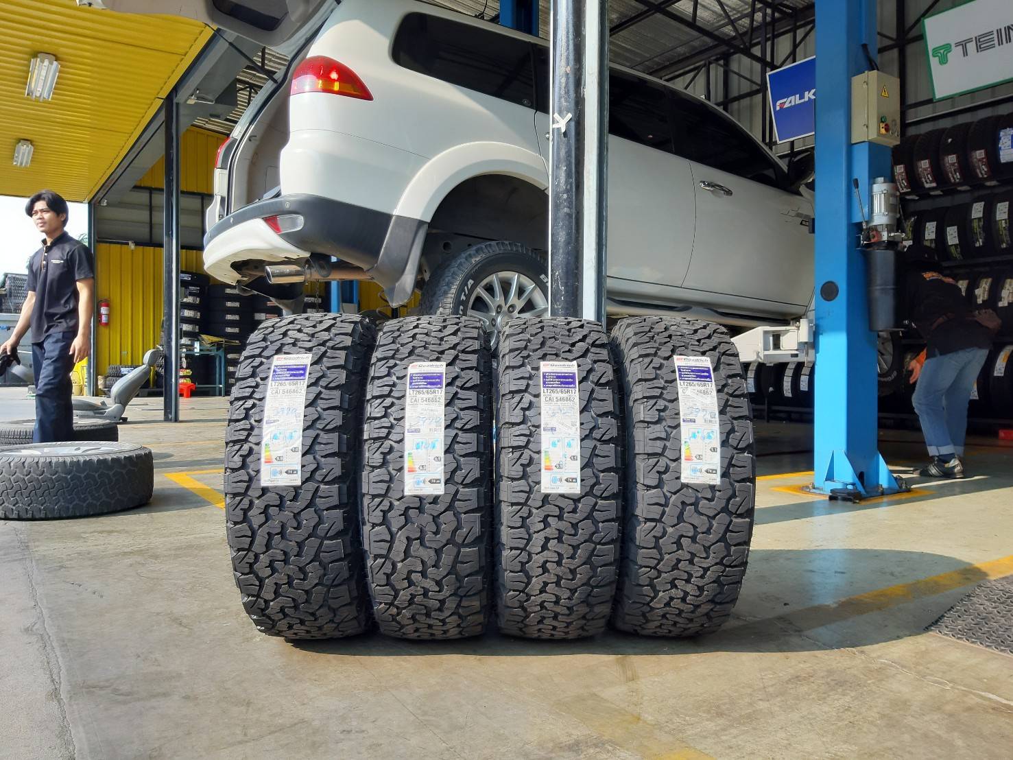 BFGoodrich All Terrain T/A KO2 265/65R17 ยางใหม่ปี21 ราคาพิเศษ