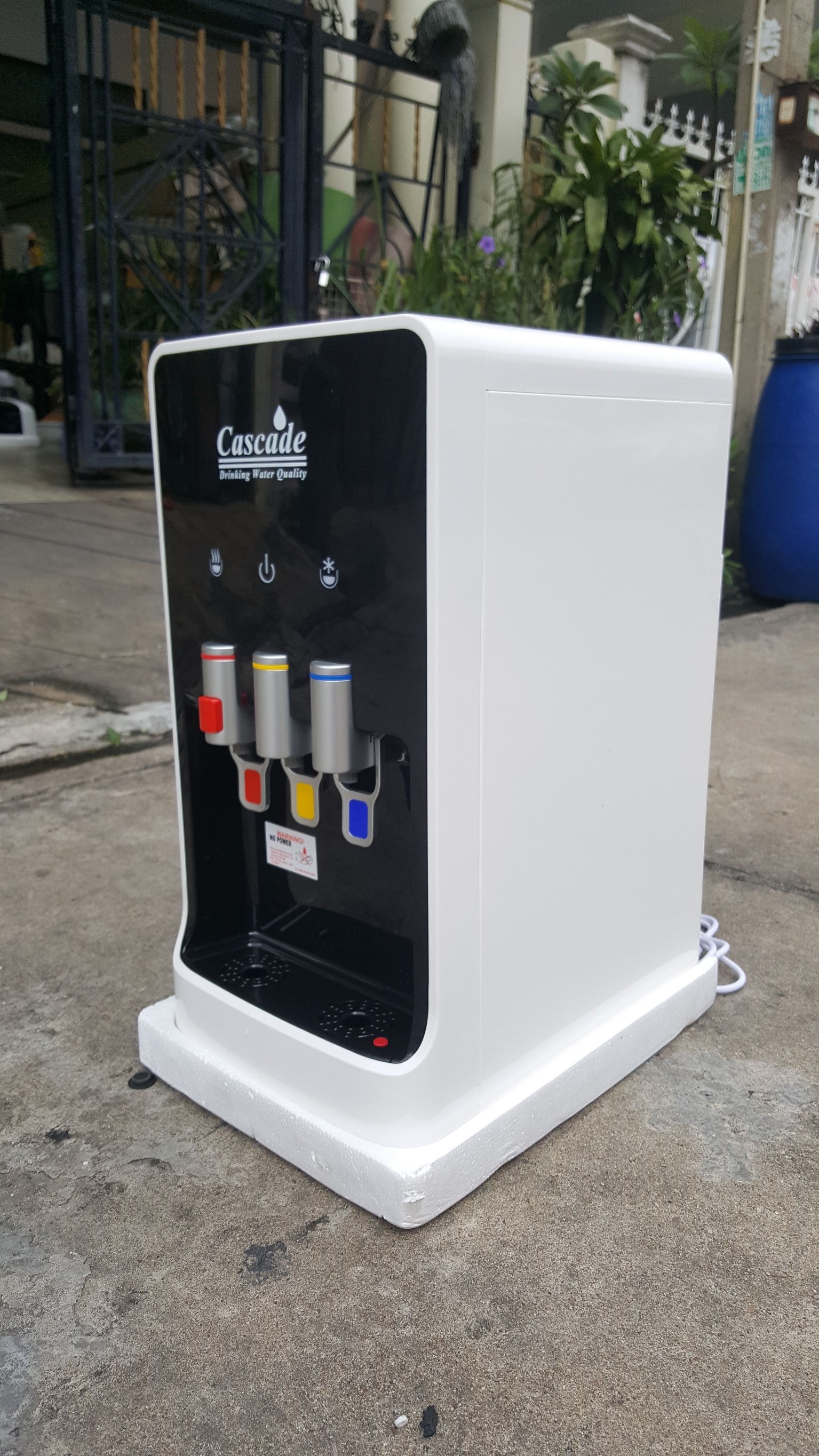 เครื่องกรองน้ำระบบ RO แบบตั้งโต๊ะ 3 อุณหภูมิ รุ่น DN310 Cascade