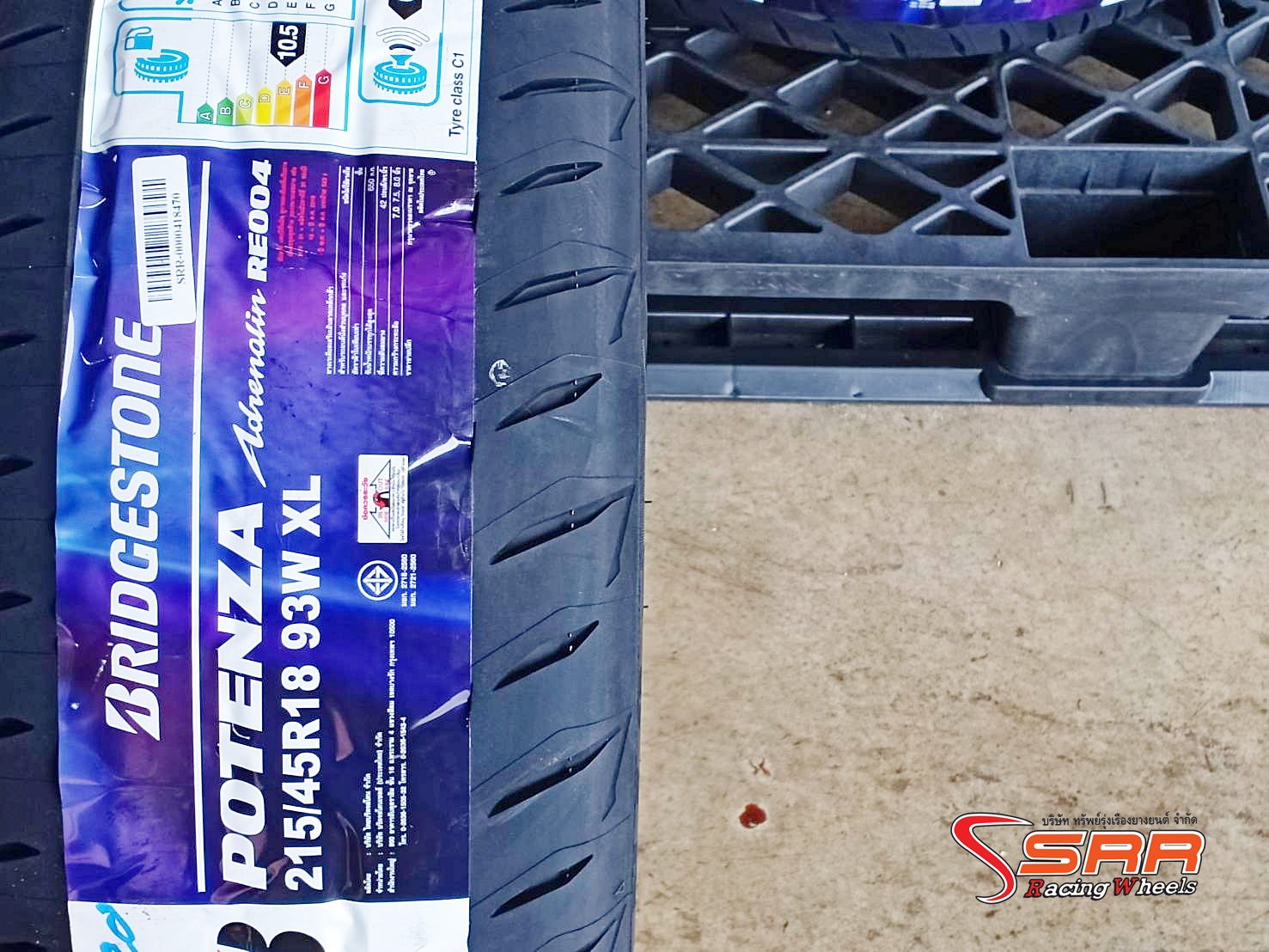 BRIDGESTONE POTENZA ADRENALIN RE004 215/45R18 ยางปี20 ราคาพิเศษ