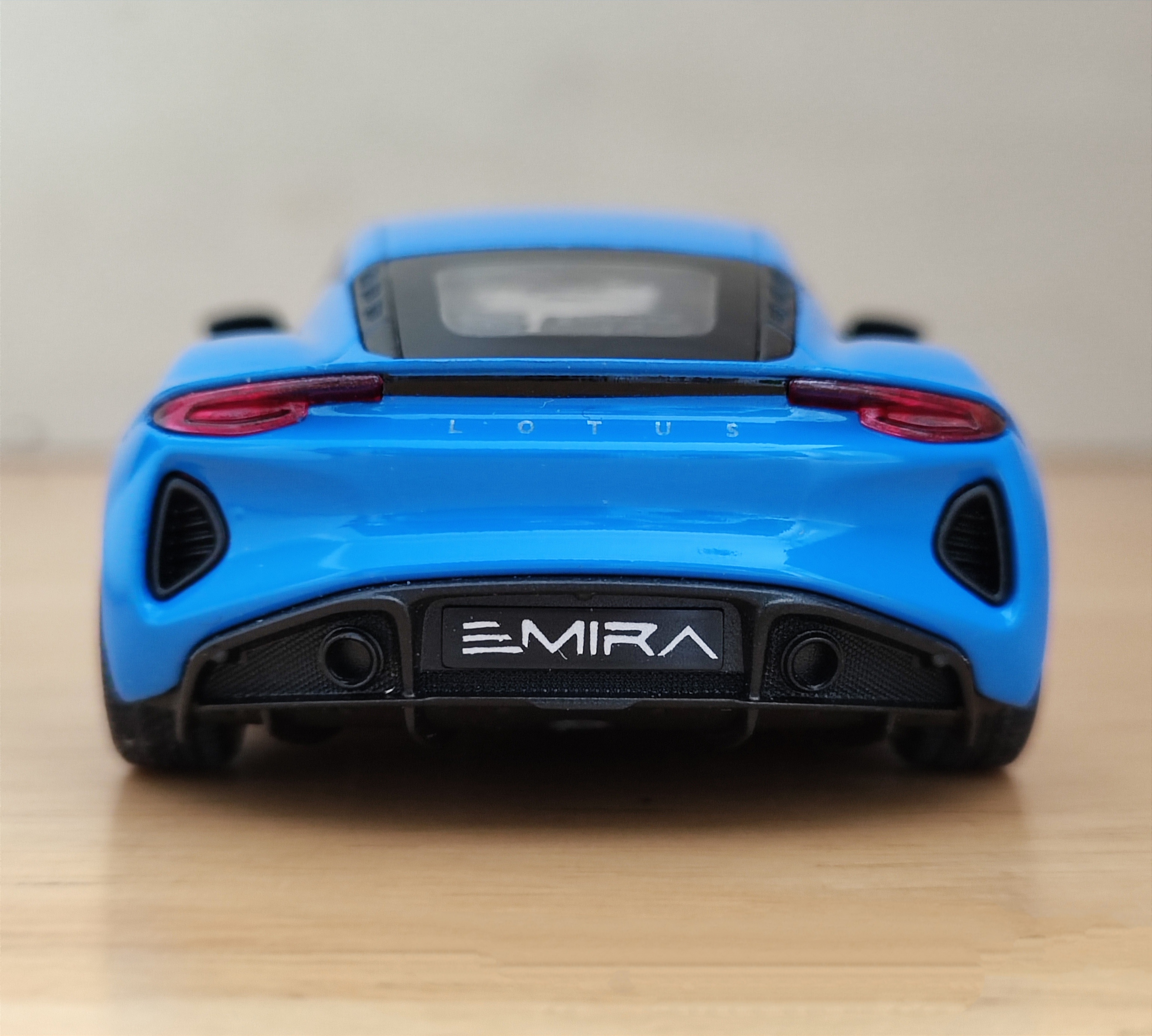 โมเดลรถเหล็ก Lotus Emira (ปลีก-ส่ง)