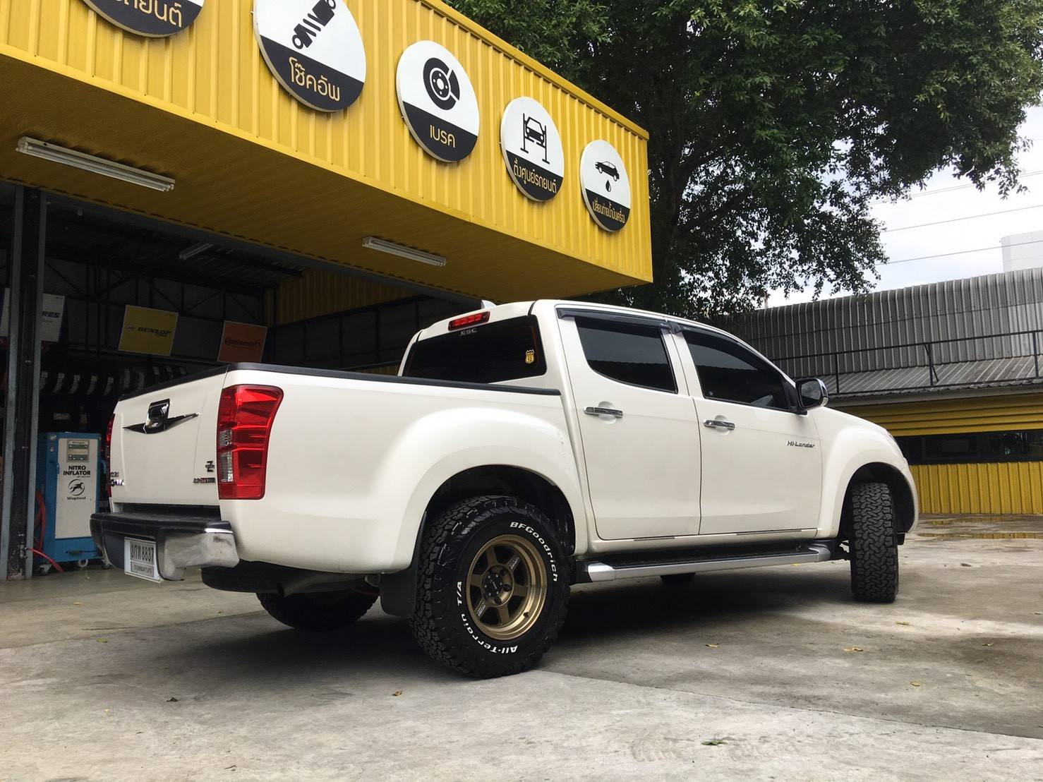 BFGoodrich All Terrain T/A KO2 265/70R16 ยางใหม่ปี20 ราคาพิเศษ