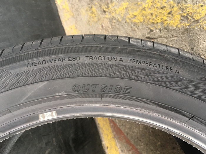 YOKOHAMA ADVAN dB V552 245/45R18