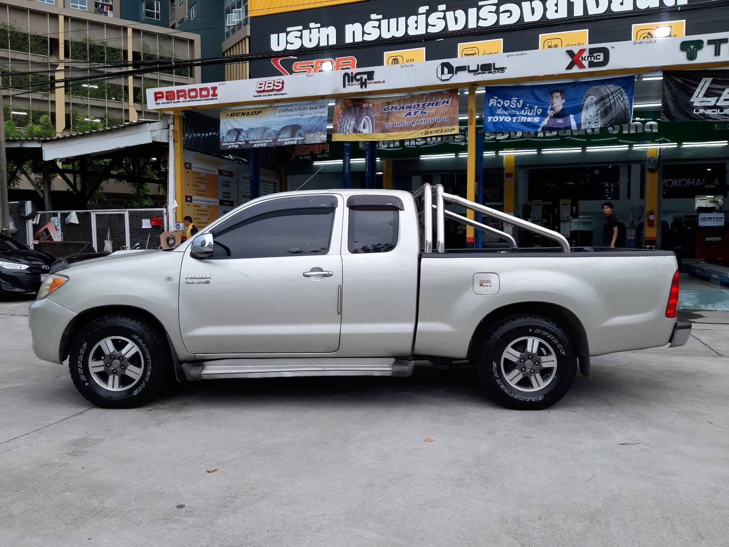 DUNLOP GRANDTREK AT5 235/75R15 ยางปี20 ราคาพิเศษ