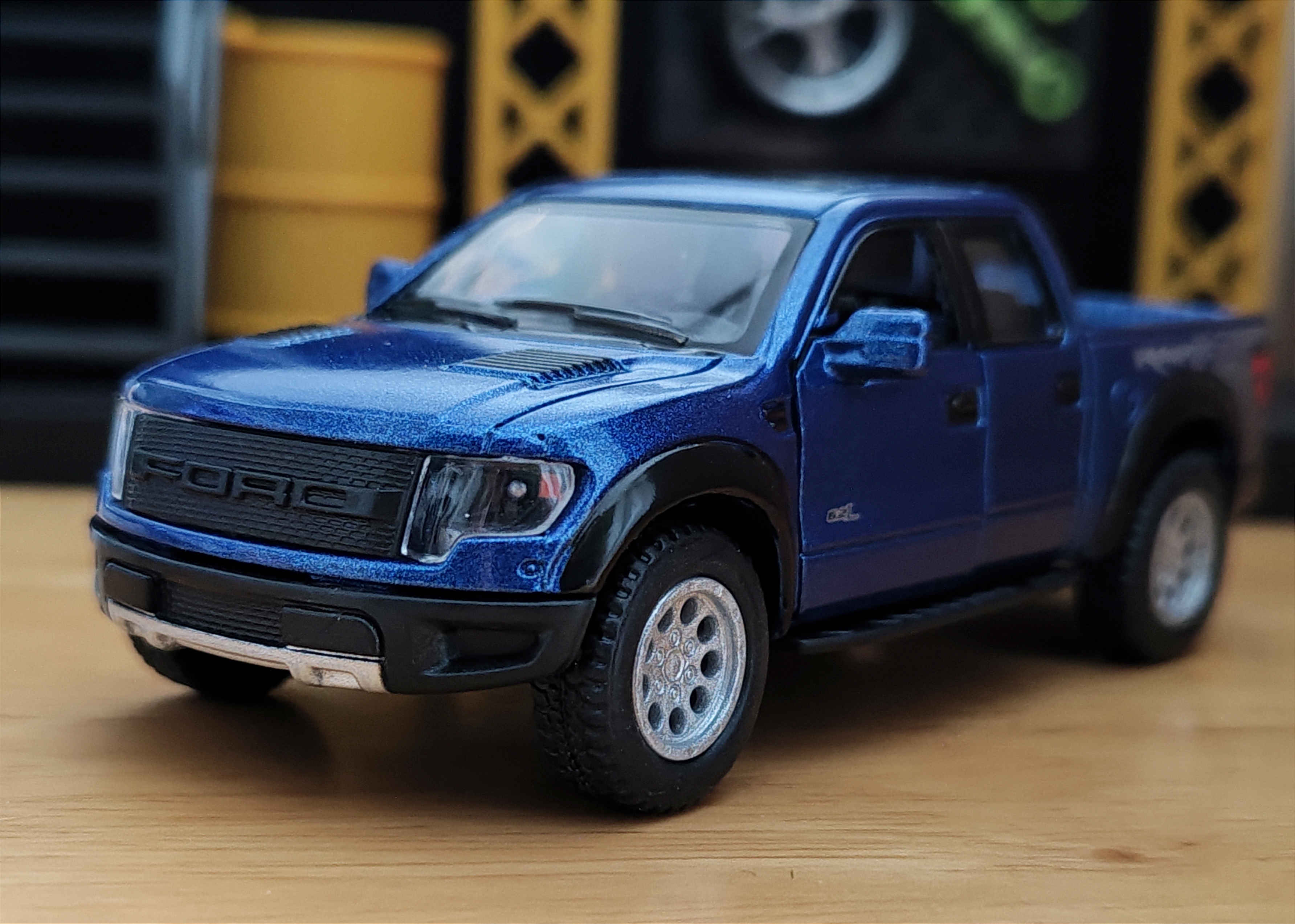2013 Ford F-150 SVT Raptor SuperCrew โมเดลรถเหล็ก รถกระบะ Ford (ปลีก-ส่ง)