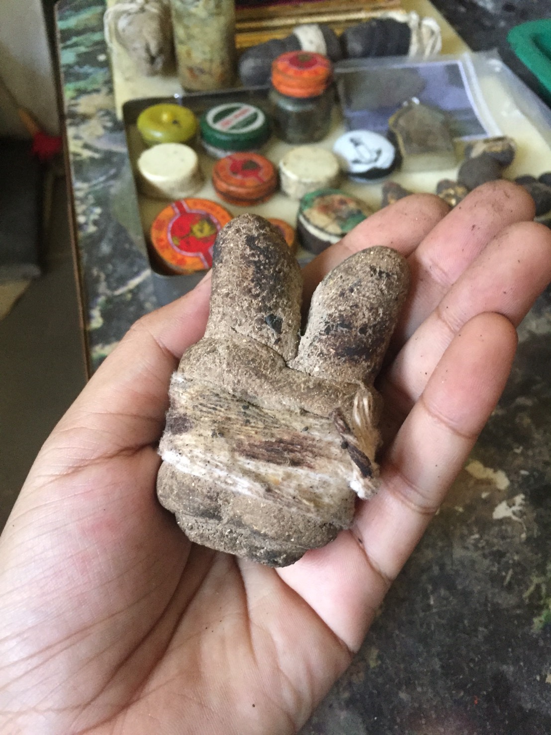 อิ้นมหาเสน่ห์พันด้วยด้ายอาถรรพ์ ตนครู อาจารย์เปล่ง บุญยืน