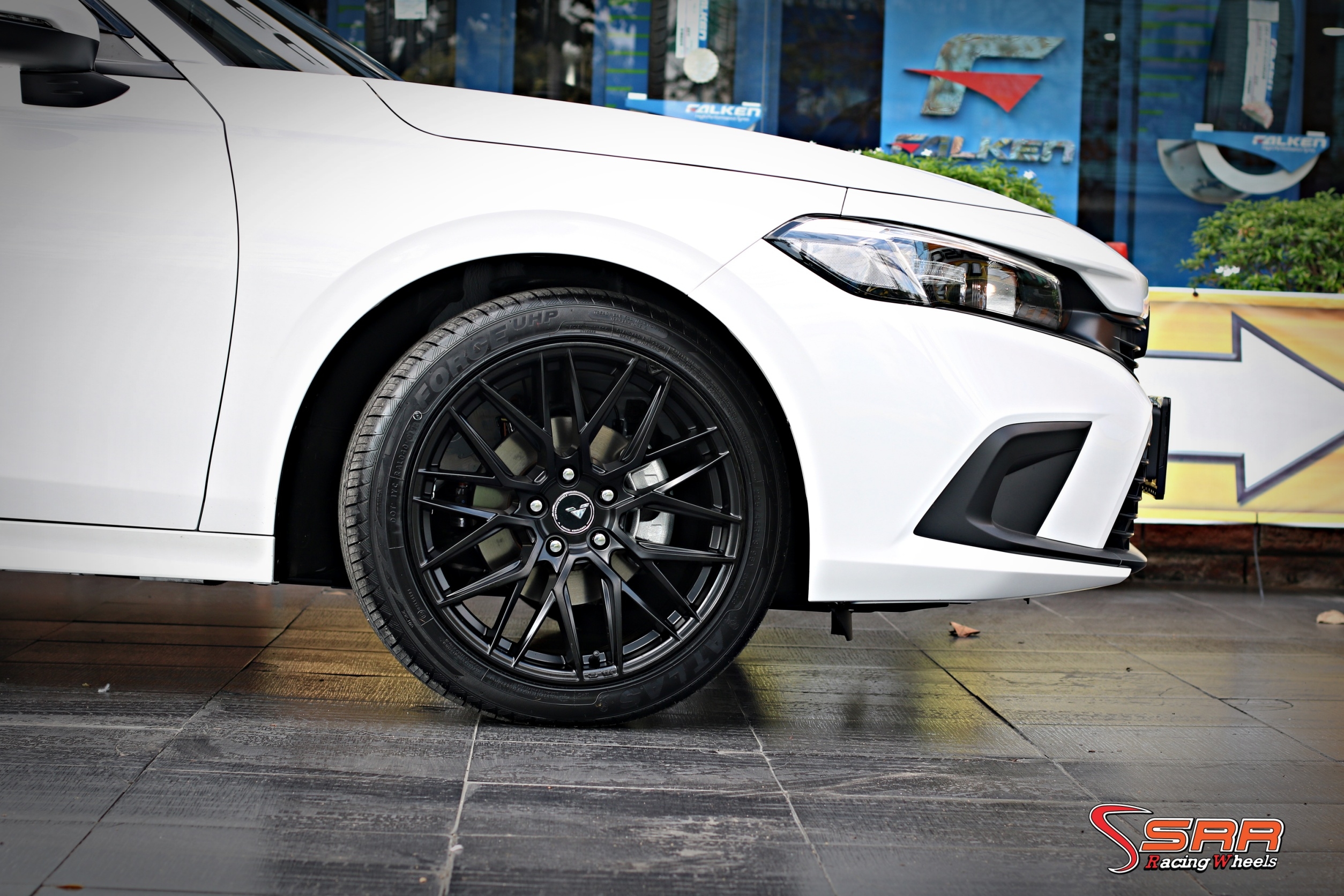 Vorsteiner V-FF 107 ขอบ18 5H113 ET38 MB มีจำหน่ายที่ร้านSRR