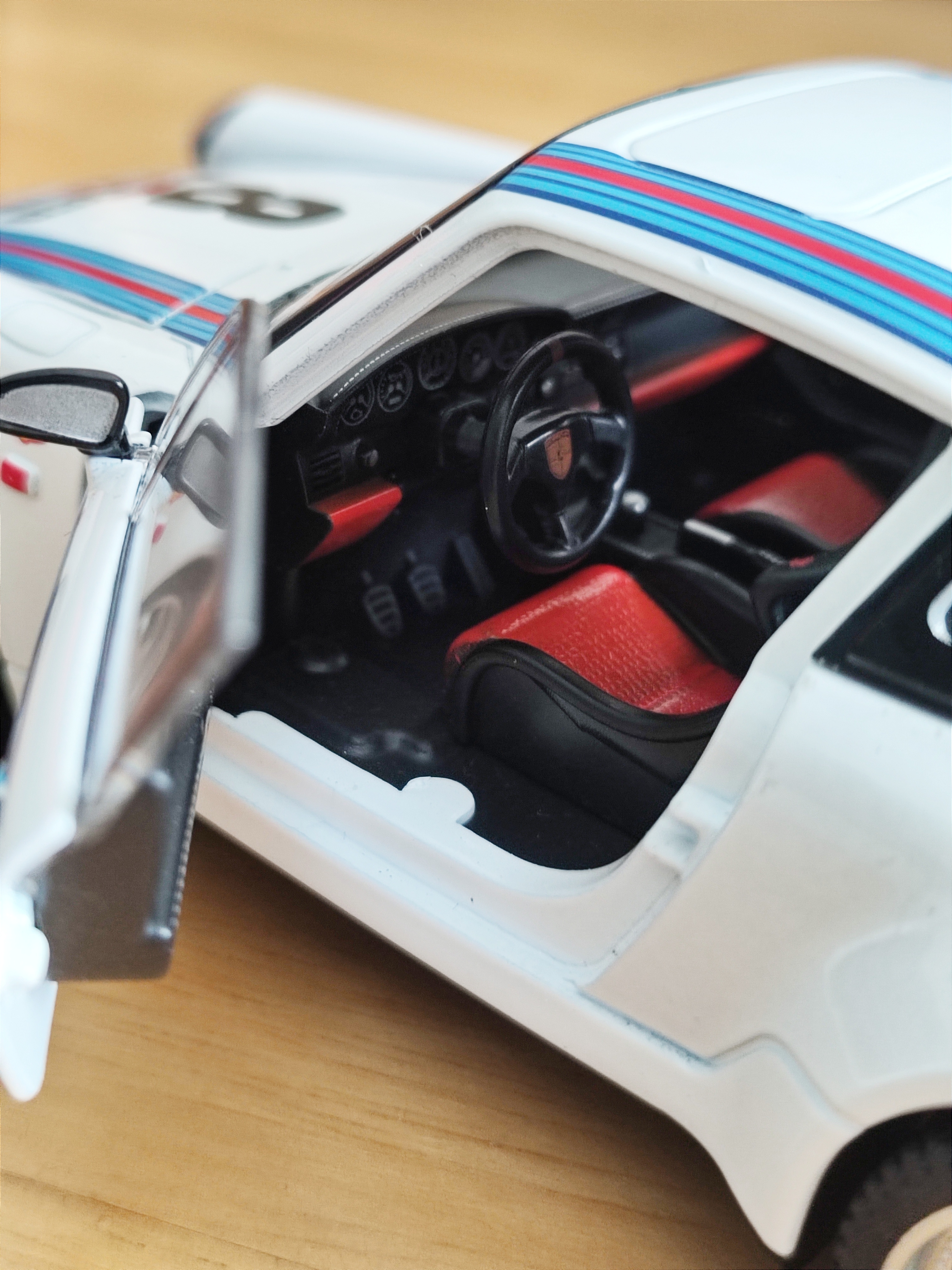 Porsche 964 Martini scale 1:24 โมเดลรถเหล็ก (ปลีก-ส่ง)