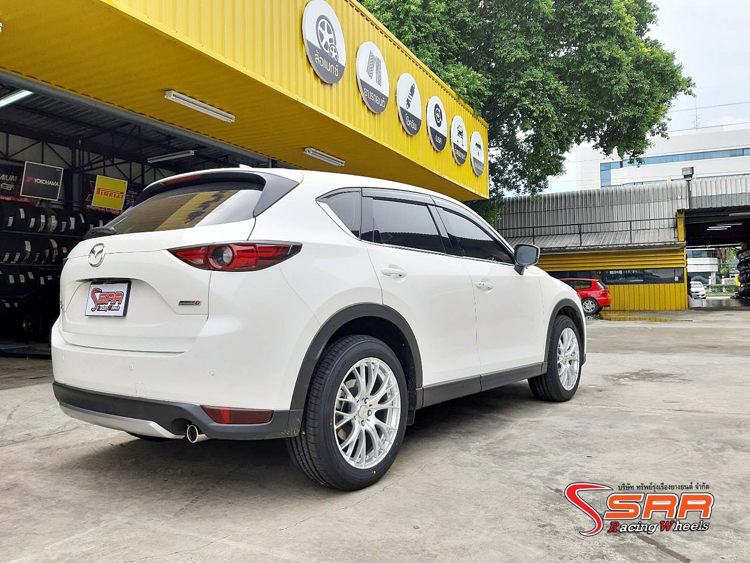 YOKOHAMA BluEarth-XT AE61 235/55R19 ยางใหม่ปี2021 ราคาพิเศษ