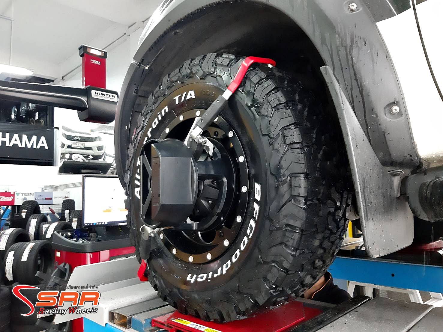 FUEL REVOLVER D525 16x8 ET+1 6x114.3 MATTE BLACK/MILLED