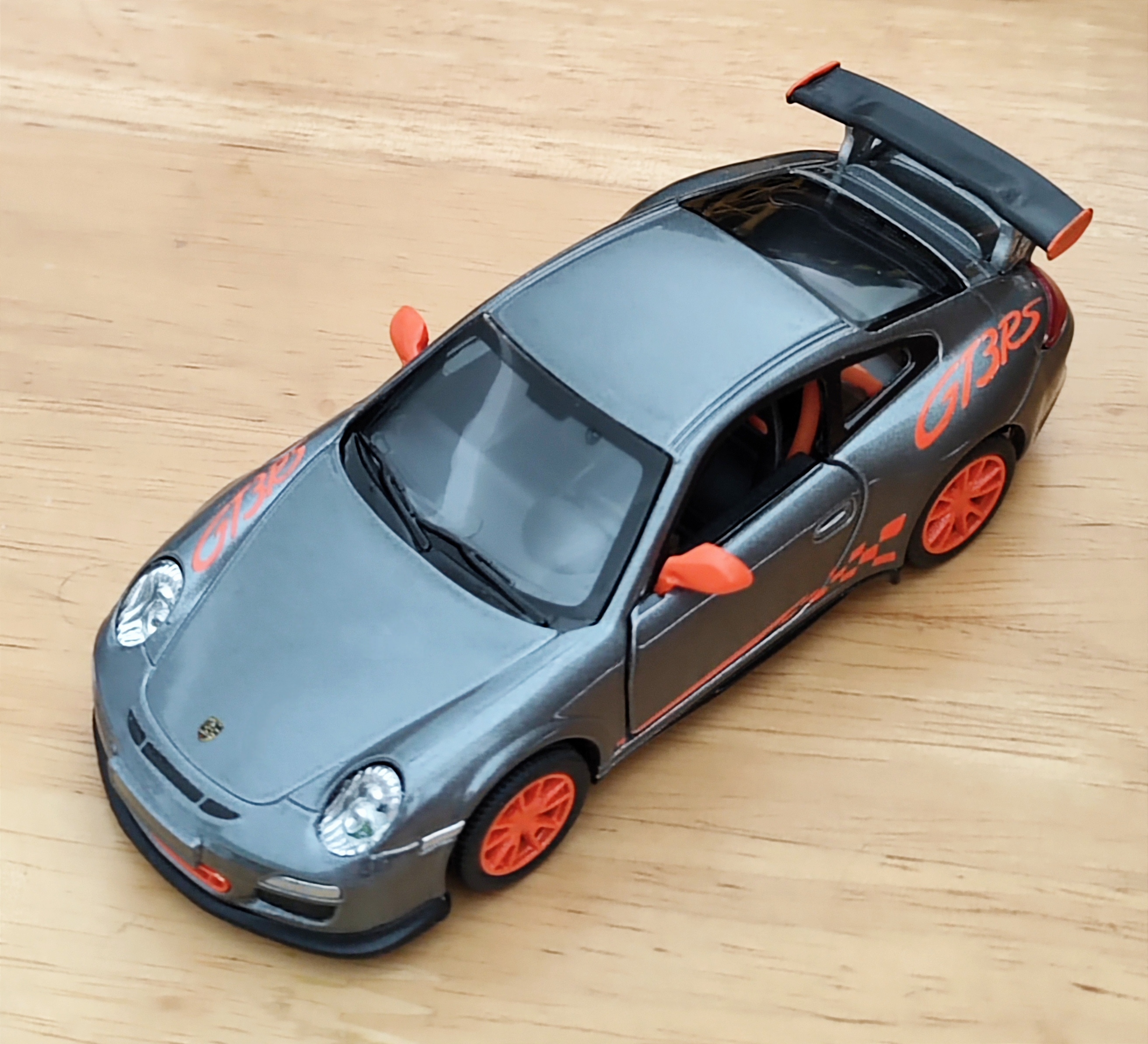 2010 Porsche 911 GT3 RS โมเดลรถเหล็ก (ปลีก-ส่ง)
