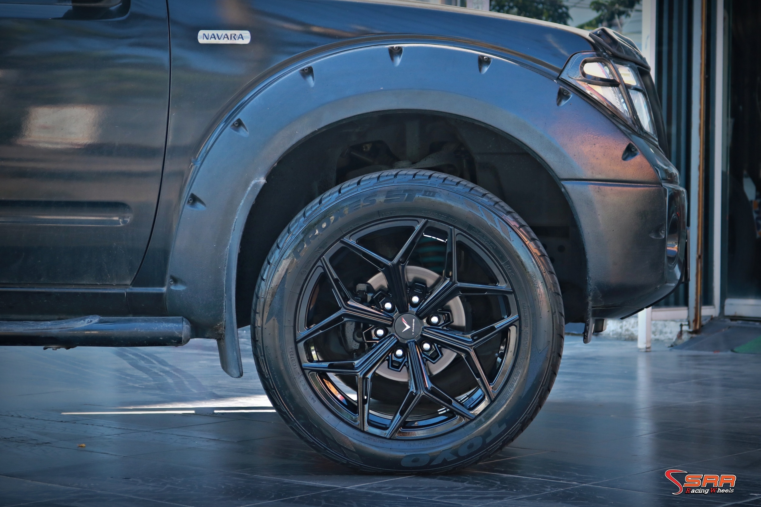 V RACING VZ-01 ขอบ20 6x139.7 ET15 GLOSS BLACK