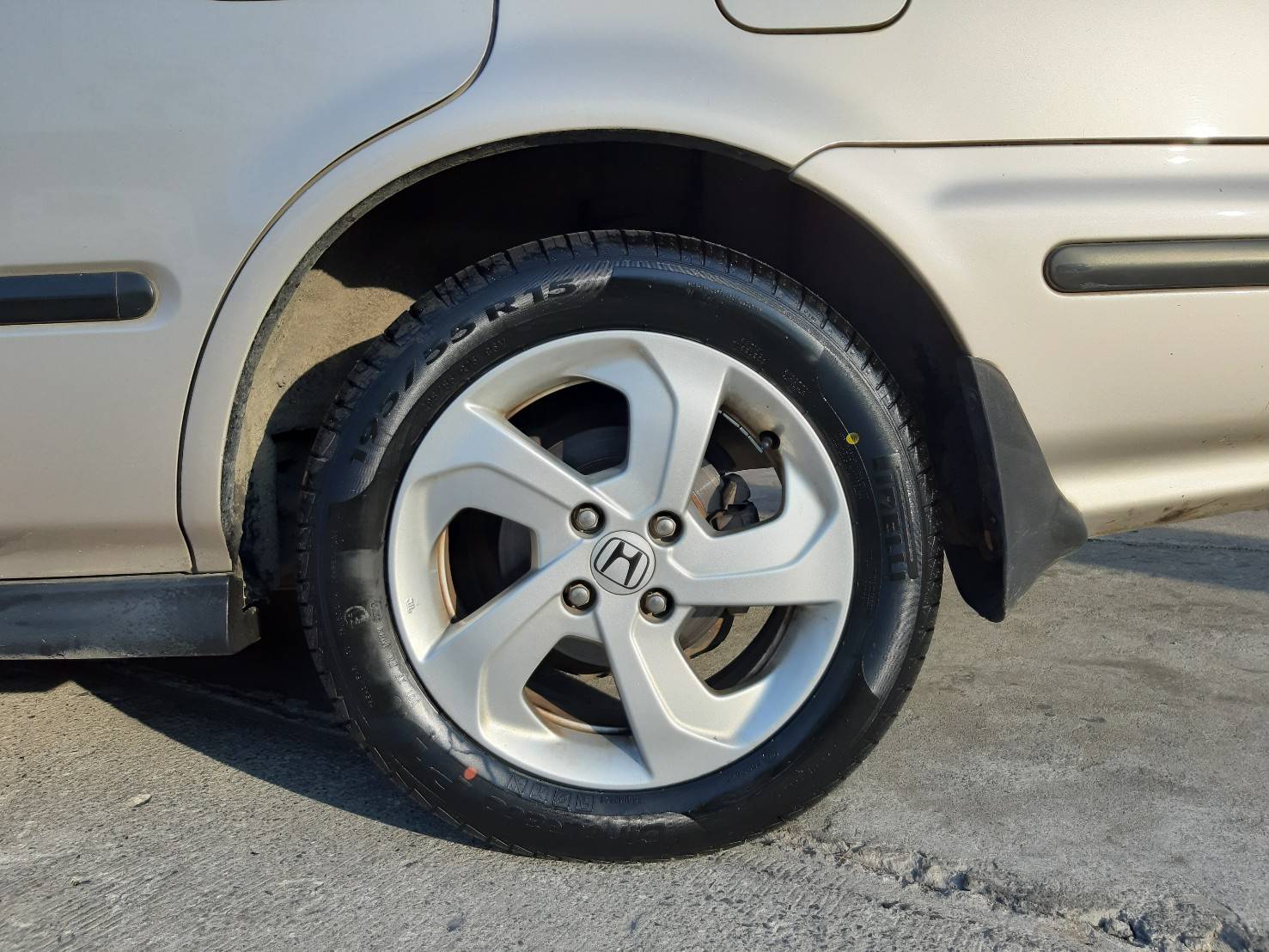 PIRELLI CINTURATO P1 195/55R15 ยางปี19 ลดราคาพิเศษ