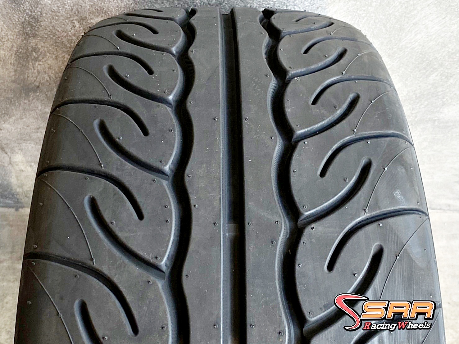 YOKOHAMA ADVAN AD08RS 255/50R18 ยางใหม่ปี20 ลดราคาพิเศษ