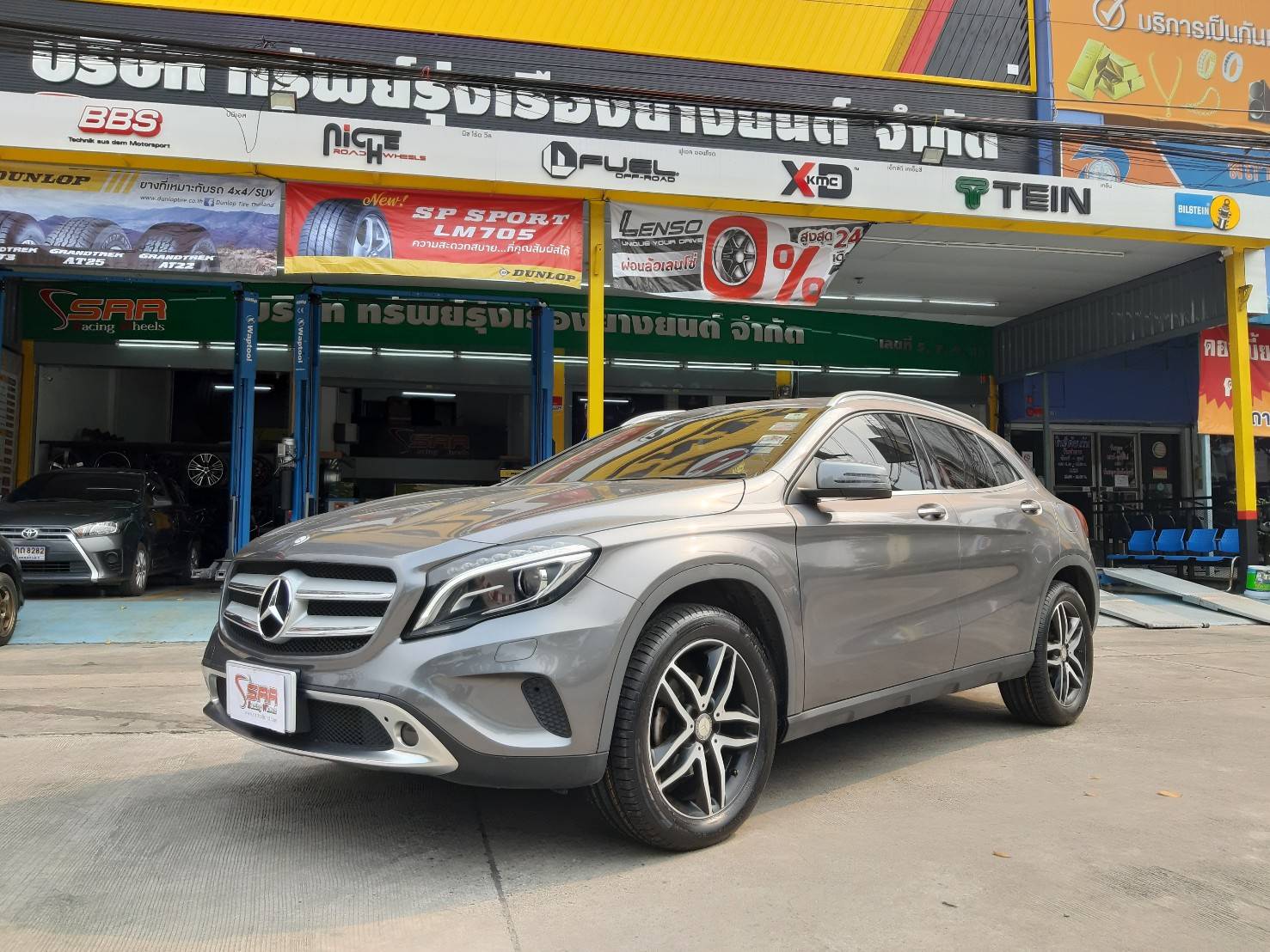 CONTINENTAL ContiSportContact 5 SUV MOE SSR 235/50R18 ยางรันแฟลต สำหรับใส่BENZ GLA
