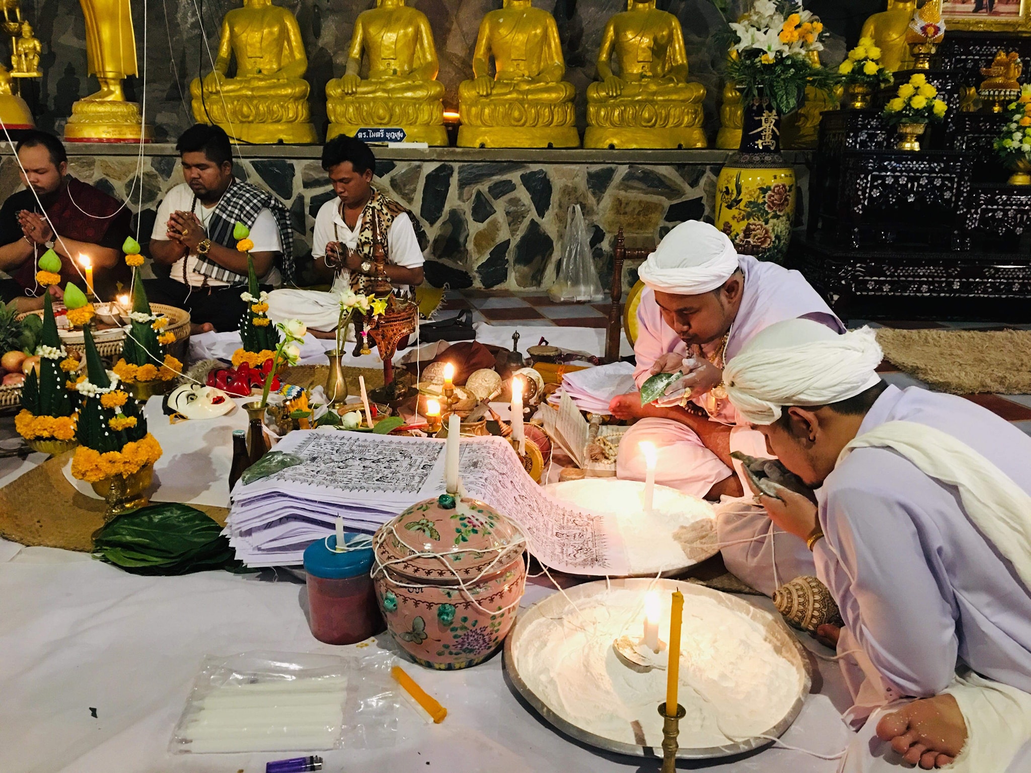 ผ้ายันต์เจ็ดนารีพันหลัก