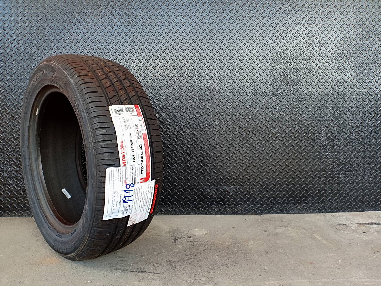 ROADSTONE NFERA RU5 SUV 235/55R18 ยางเกาหลี เส้นละ 2,500 บาท