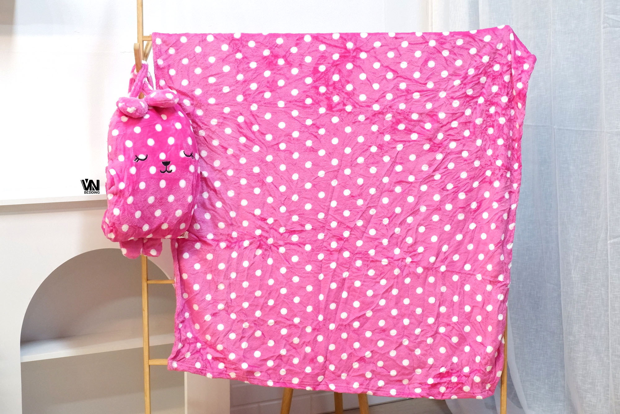 หมอนผ้าห่ม คราฟ Craftholic มีสายสะพาย ซุกมือได้ (10ตัวคละสี)