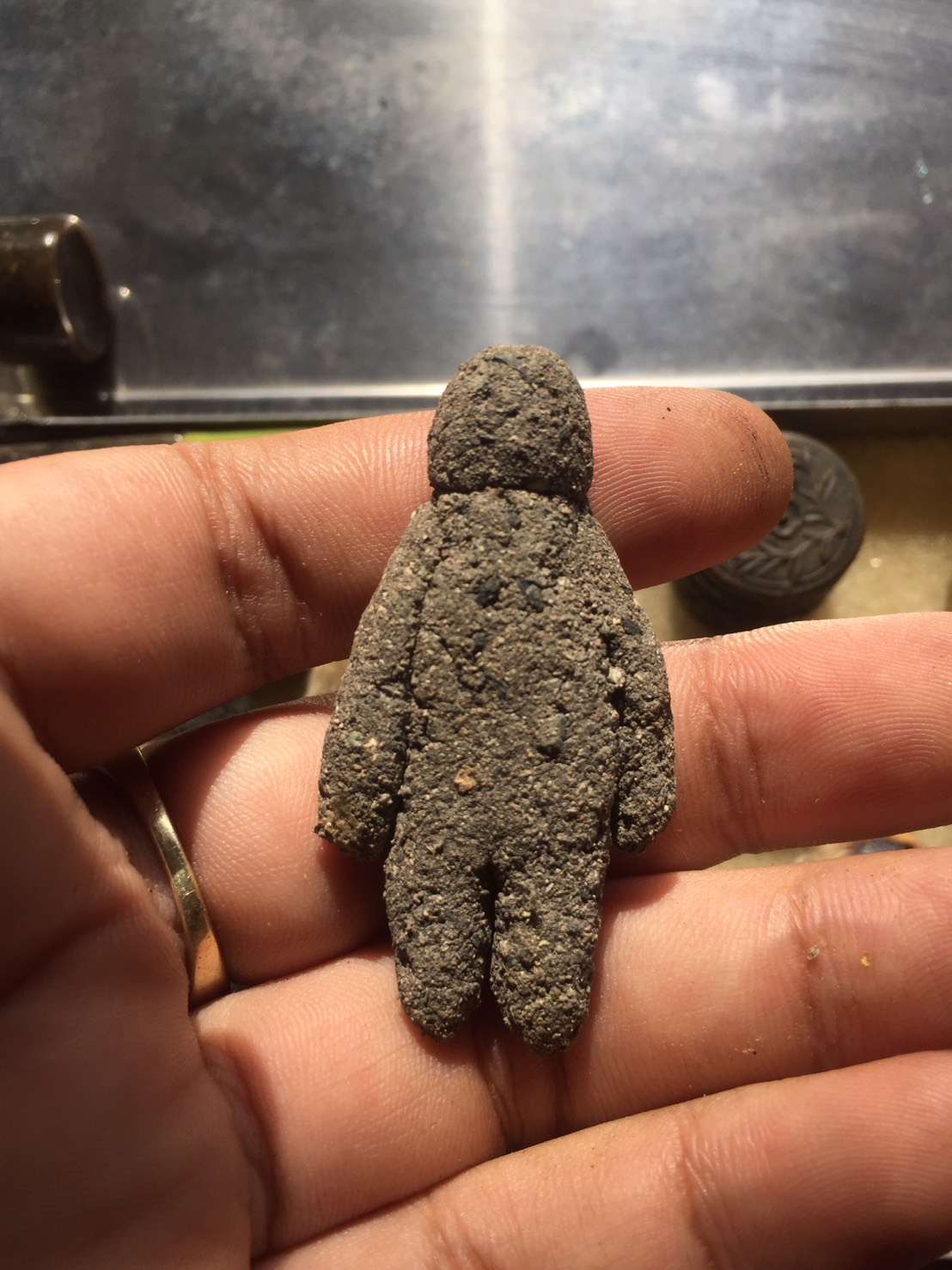 หุ่นพยนต์เนื้อเทาเนื้อนี้หายาก ติดไม้วัวลืมคอก อาจารย์เปล่ง บุญยืน