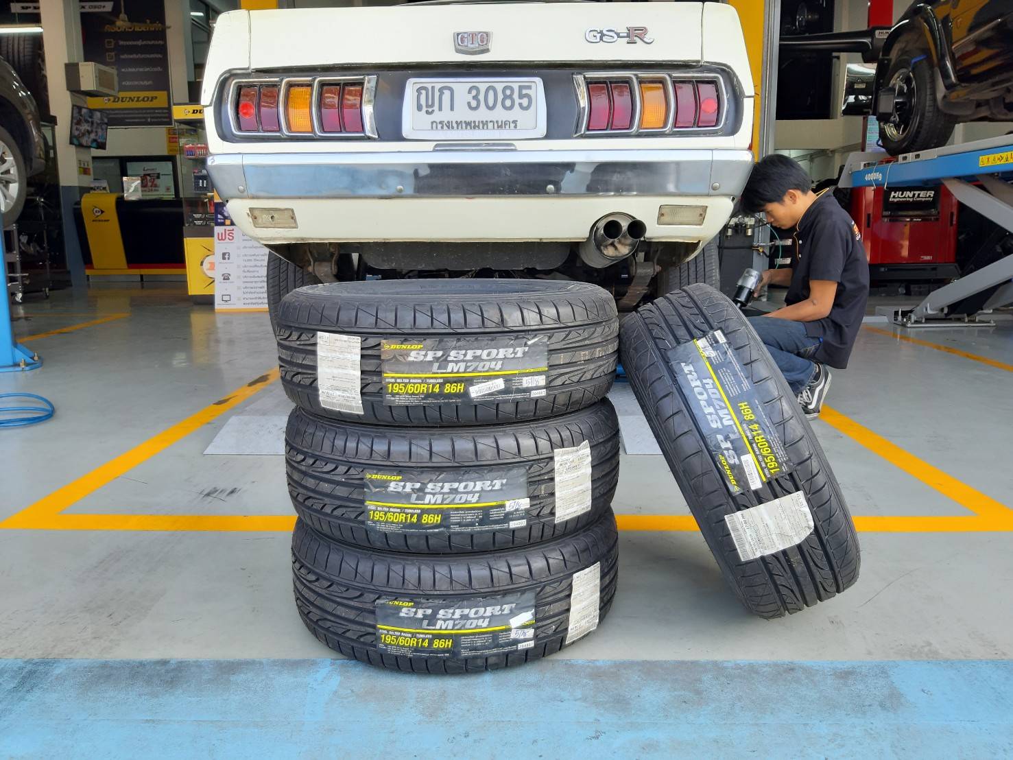 DUNLOP LM704 195/60R14 ราคาพิเศษ เส้นละ 1,900 บาท