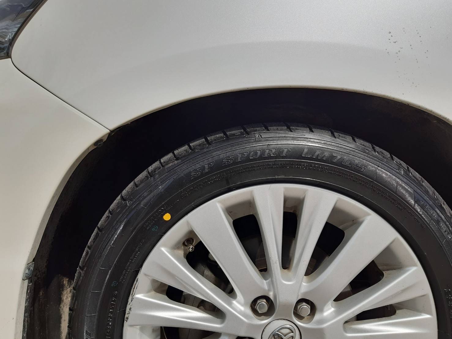 DUNLOP LM705 235/50R18 ยางญี่ปุ่นปี19 ลดราคาพิเศษ