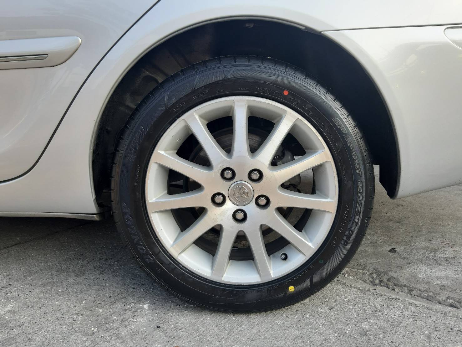 DUNLOP SP SPORT MAXX 050 215/55R17 ยางญี่ปุ่นลดราคาพิเศษ