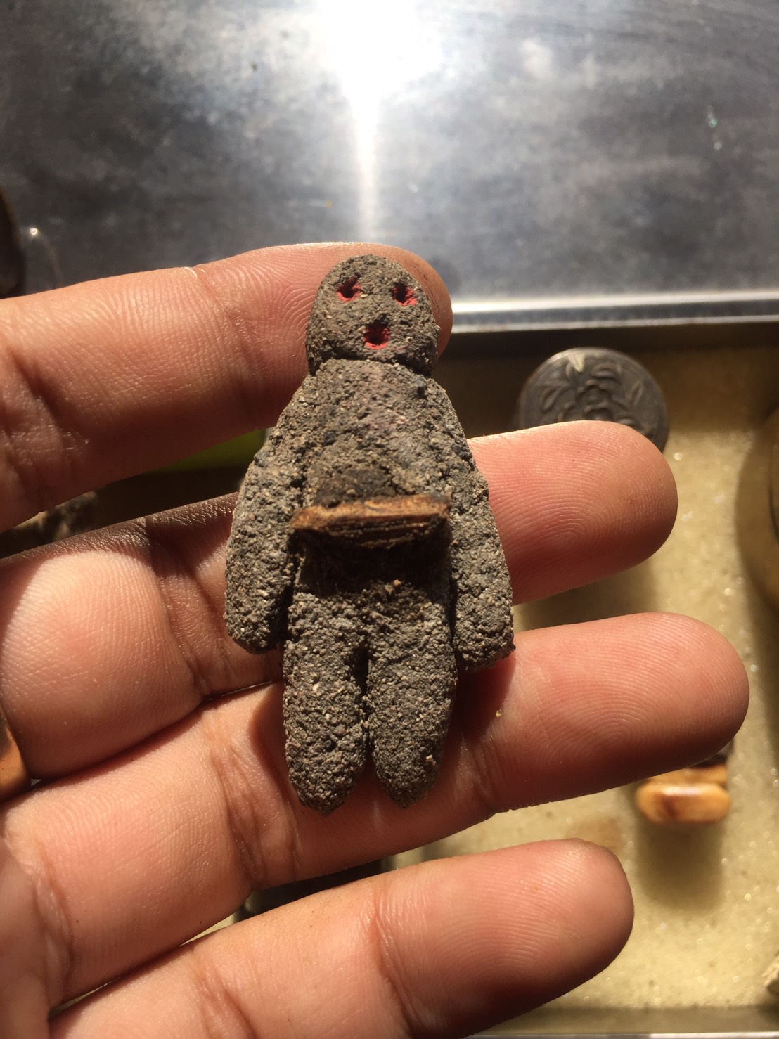 หุ่นพยนต์เนื้อเทาเนื้อนี้หายาก ติดไม้วัวลืมคอก อาจารย์เปล่ง บุญยืน