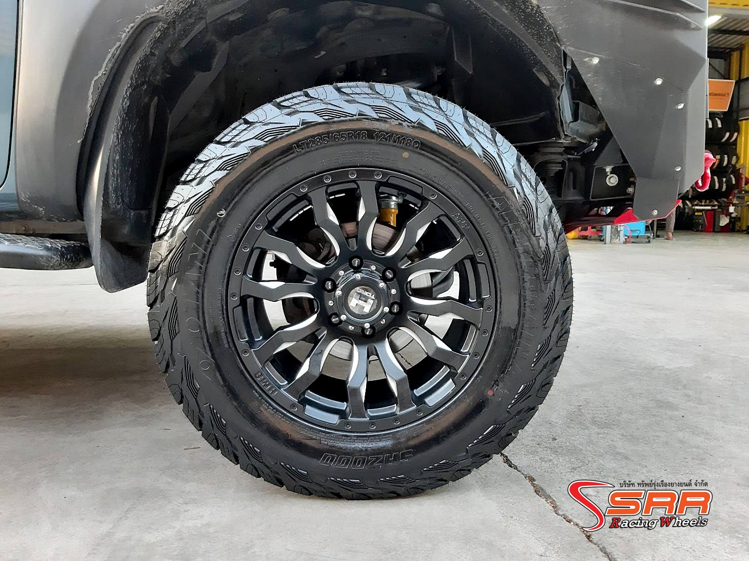 HAMMER HM8 ขอบ18x9.5 ET+20 6x139.7 MBS