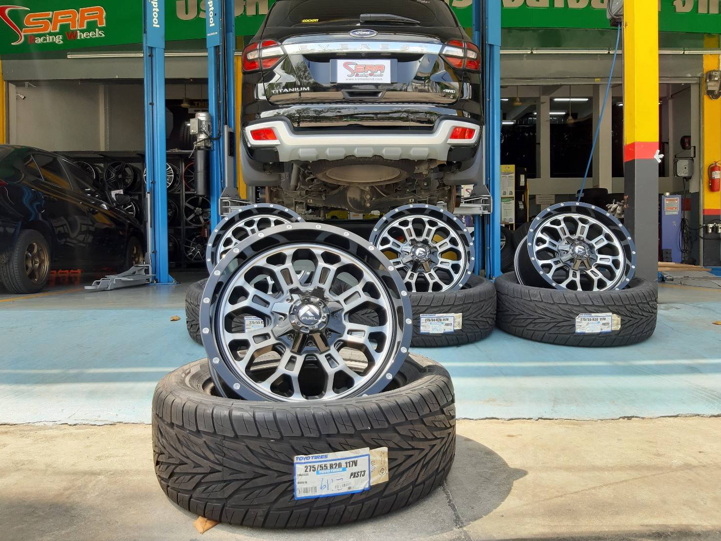 FUEL CRUSH D561 KMC ขอบ20x9 ET20 TWO-TONE/DDT
