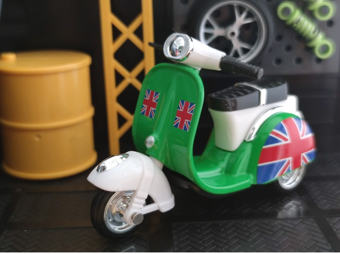 โมเดลรถเหล็ก รถเวสป้า (ปลีก-ส่ง)