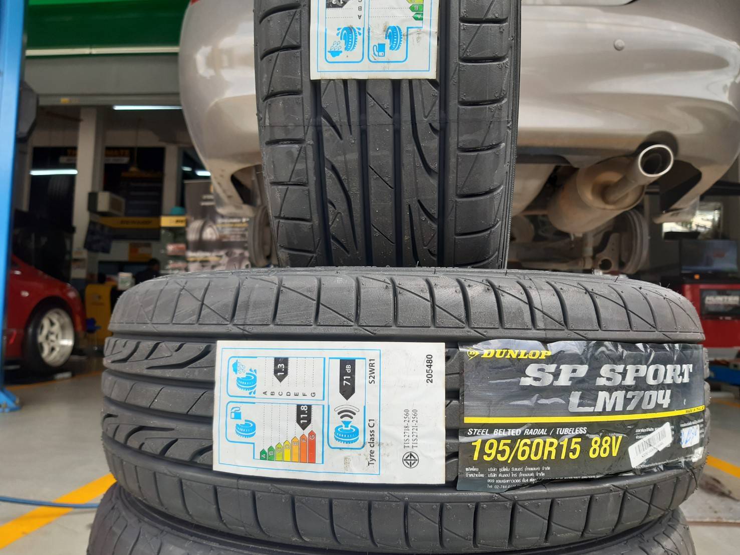 DUNLOP LM704 195/60R15 ยางไทยปี20 ราคาพิเศษ