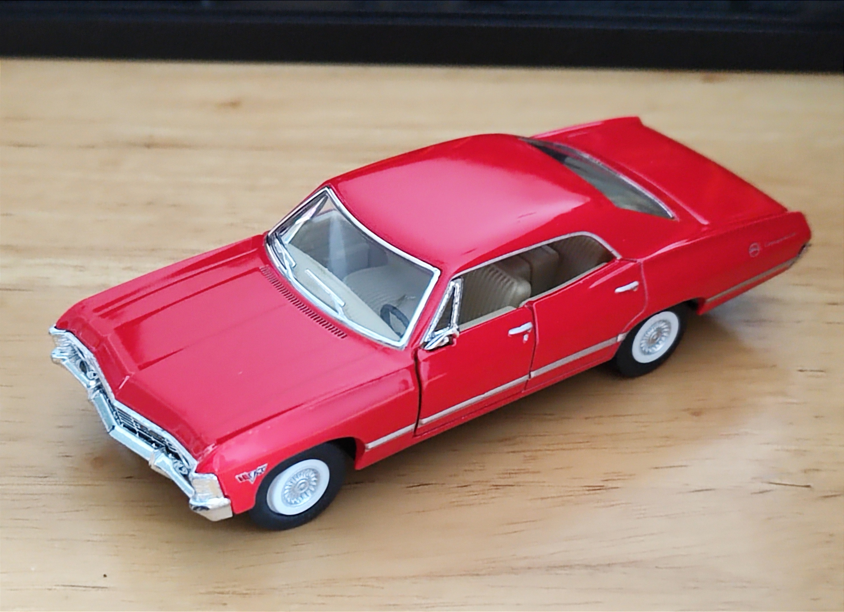 1967 Chevrolet Impala โมเดลรถเหล็ก (ปลีก-ส่ง)