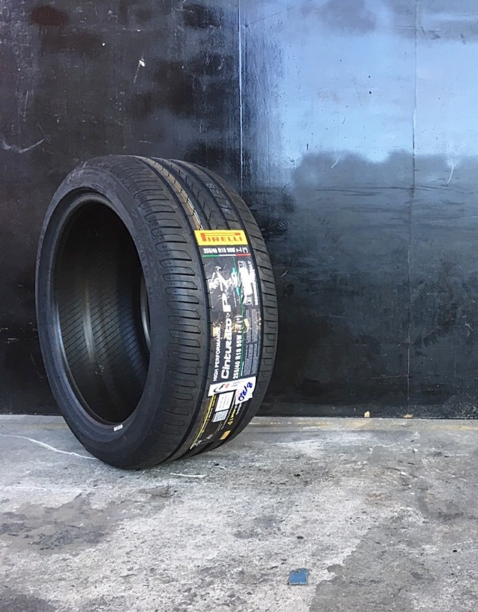 PIRELLI CINTURATO P7 R-F 255/40R18 ยางรันแฟลต ปี20 ราคาพิเศษ