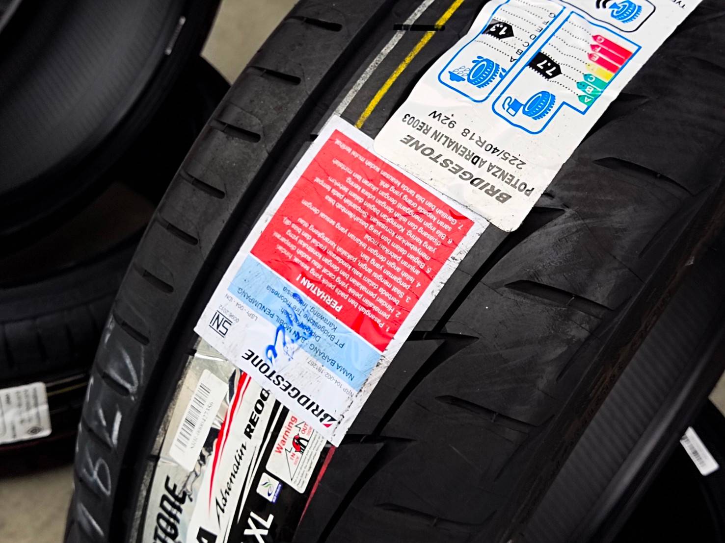 BRIDGESTONE Potenza Adrenalin RE003 225/40R18 ยางใหม่ปี20 ราคาพิเศษ