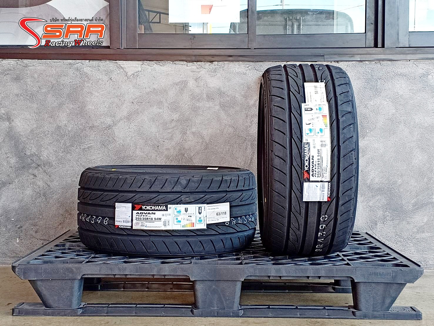 YOKOHAMA ADVAN FLEVA V701 255/35R18 ยางญี่ปุ่น ปี2020 ราคาพิเศษ