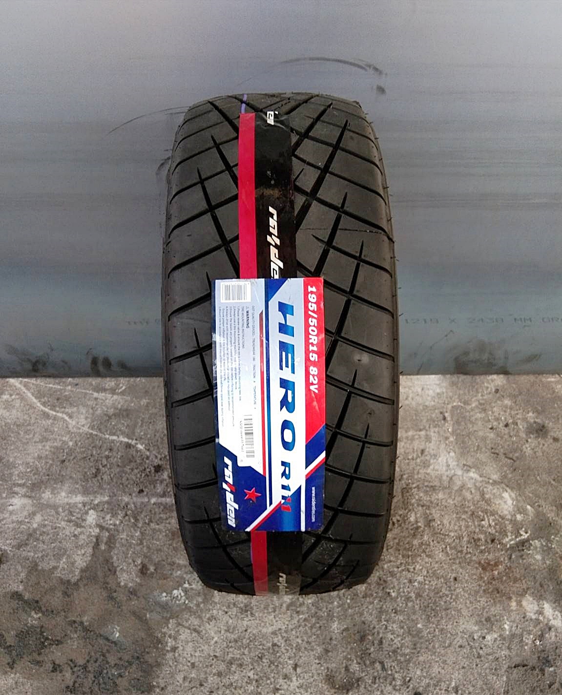 RAIDEN HERO R111 195/50R15 ยางขอบขาว ยางใหม่ปี19 เส้นละ 1,750 บาท