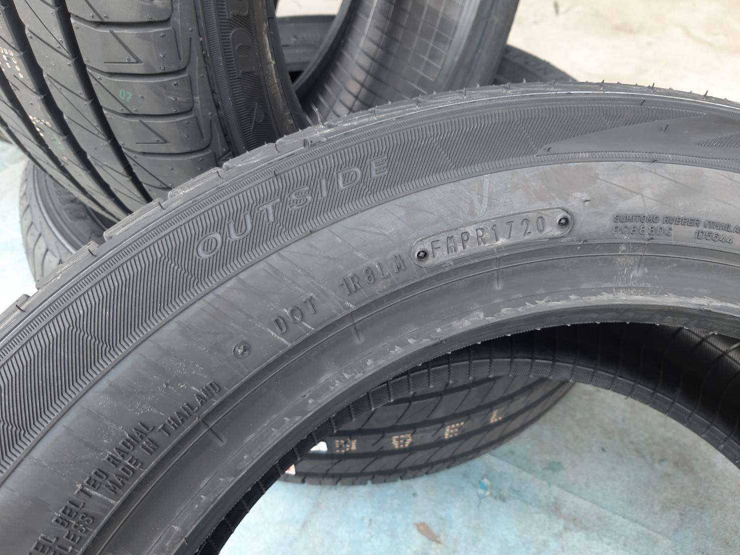 DUNLOP LM705 215/55R17 ยางปี20 ราคาพิเศษ