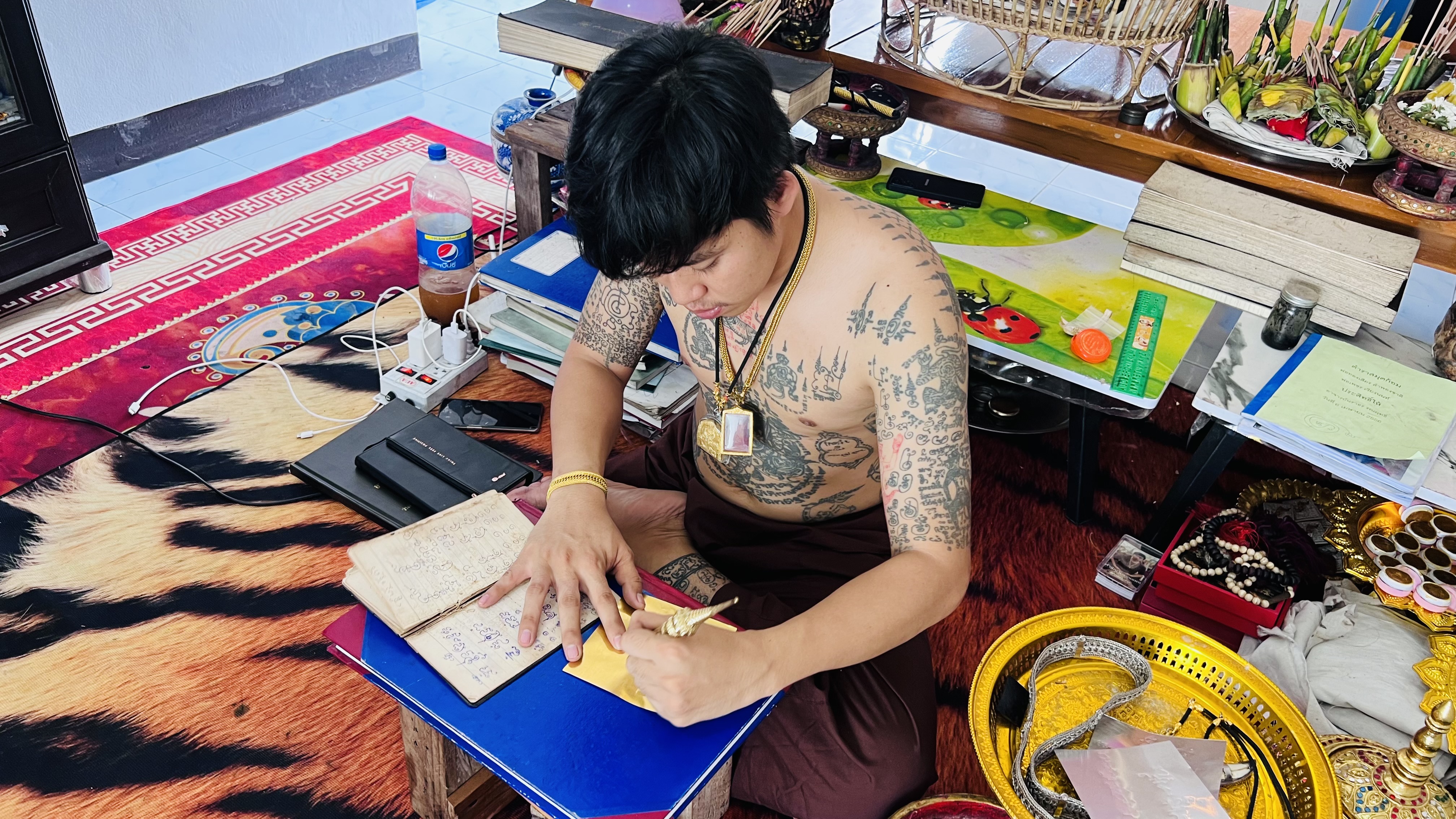 20/07/2566 มาเอามวลสารและจารแผ่นตะกรุดทำงั่งอยุธยา อาจารย์เวียง ขุนแผน