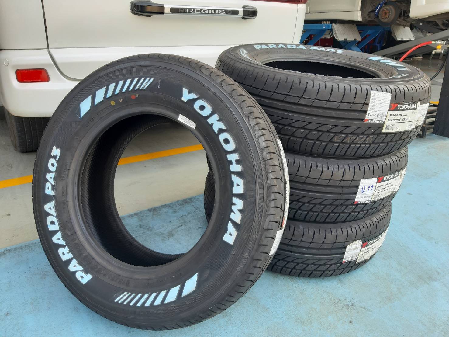 YOKOHAMA PARADA PA03 215/70R15 ยางขอบขาว ราคาพิเศษ