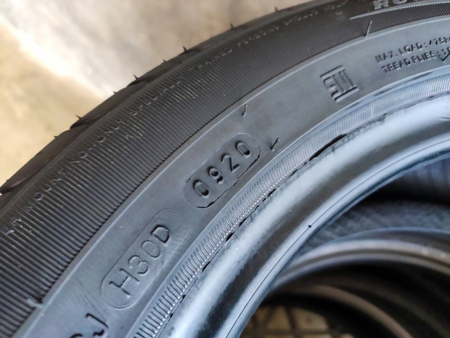 DEESTONE CARRERAS R702 195/50R15 ราคาพิเศษ เส้นละ 1,750 บาท