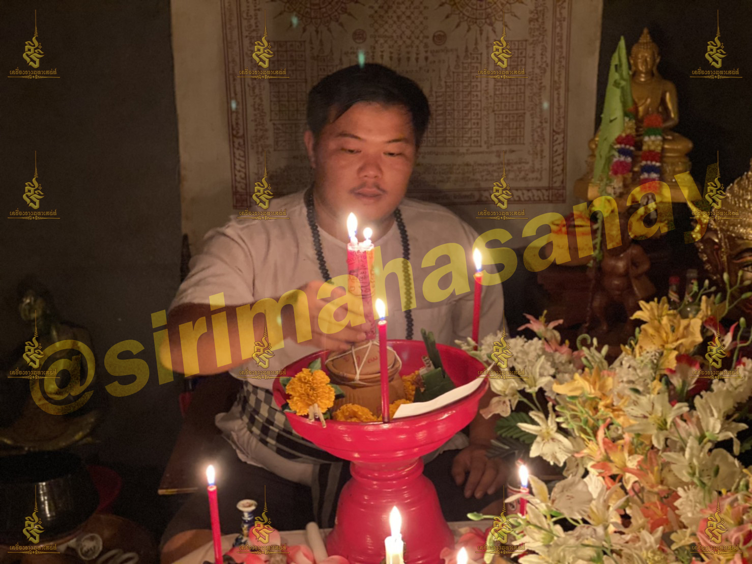 พิธีหอมดอกฮัก อาจารย์เสก สำนักสักยันต์ป๋ารมีเศรษฐีเรือนคำ