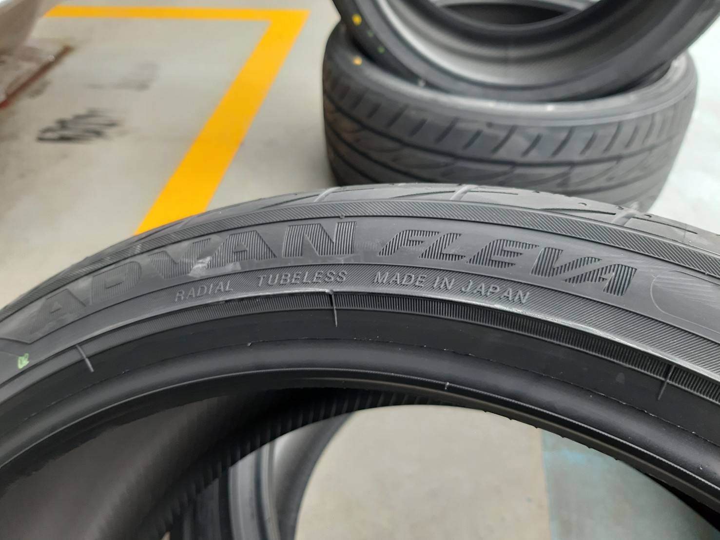 YOKOHAMA ADVAN FLEVA V701 255/35R19 ยางญี่ปุ่น ราคาพิเศษ