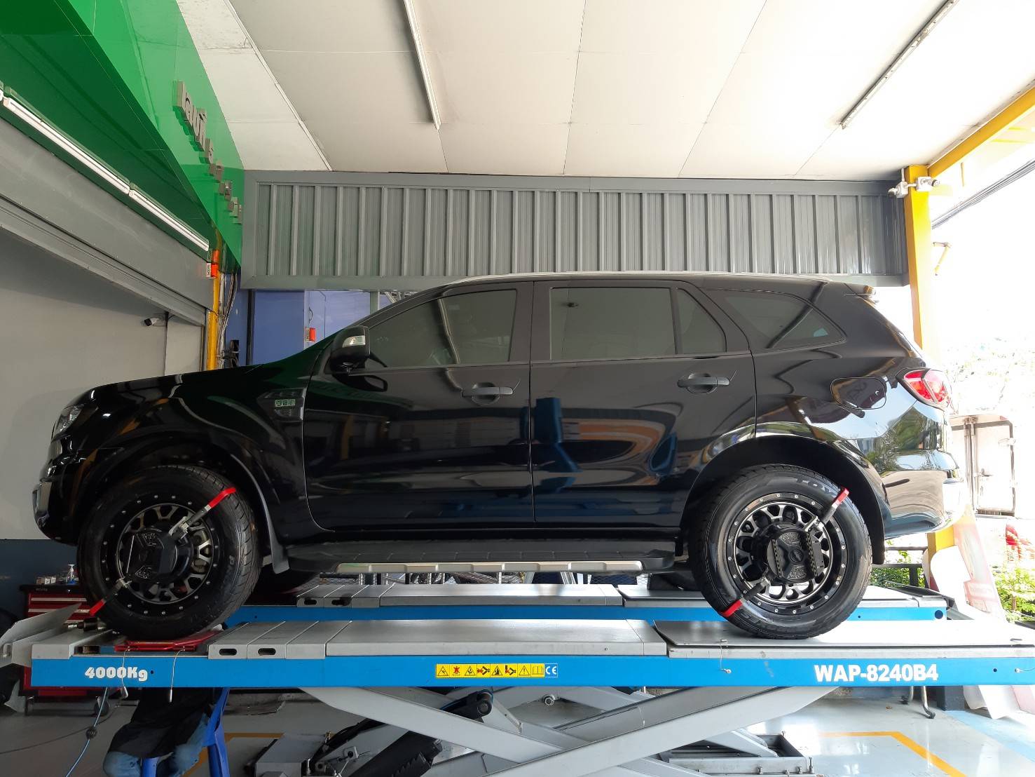 FUEL CRUSH D561 KMC ขอบ20x9 ET20 TWO-TONE/DDT