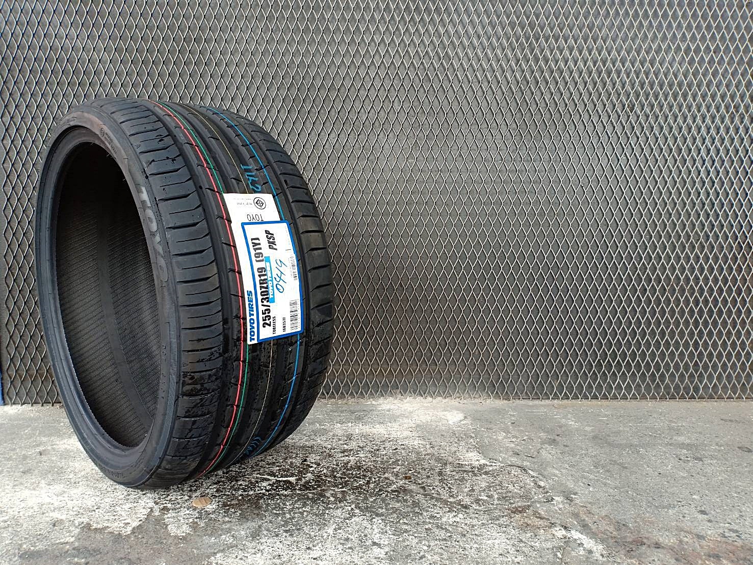 TOYO PROXES SPORT 255/30ZR19 ยางปี19 เส้นละ 10,700 บาท