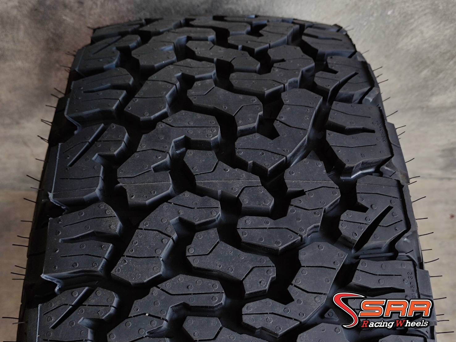 BFGoodrich All Terrain T/A KO2 265/65R17 ยางใหม่ปี21 ราคาพิเศษ