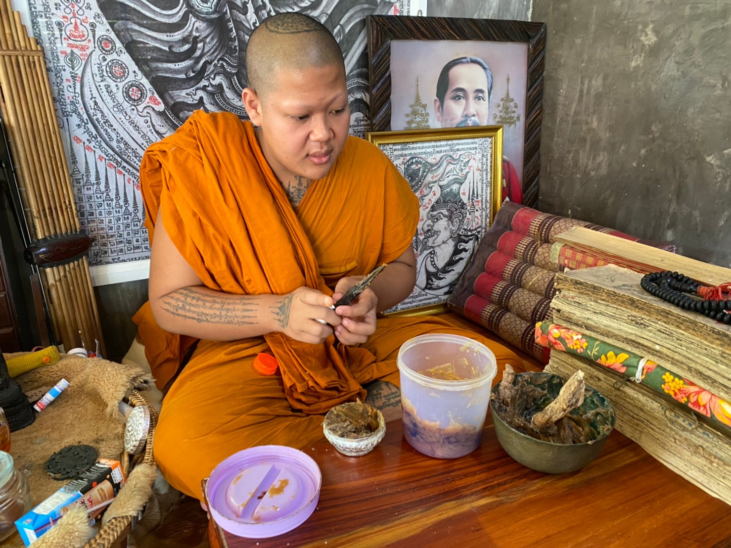 ⭕️ สีผึ้งพรายเศรษฐี พระอาจารย์บุณยกร ฐิตปุญโญ