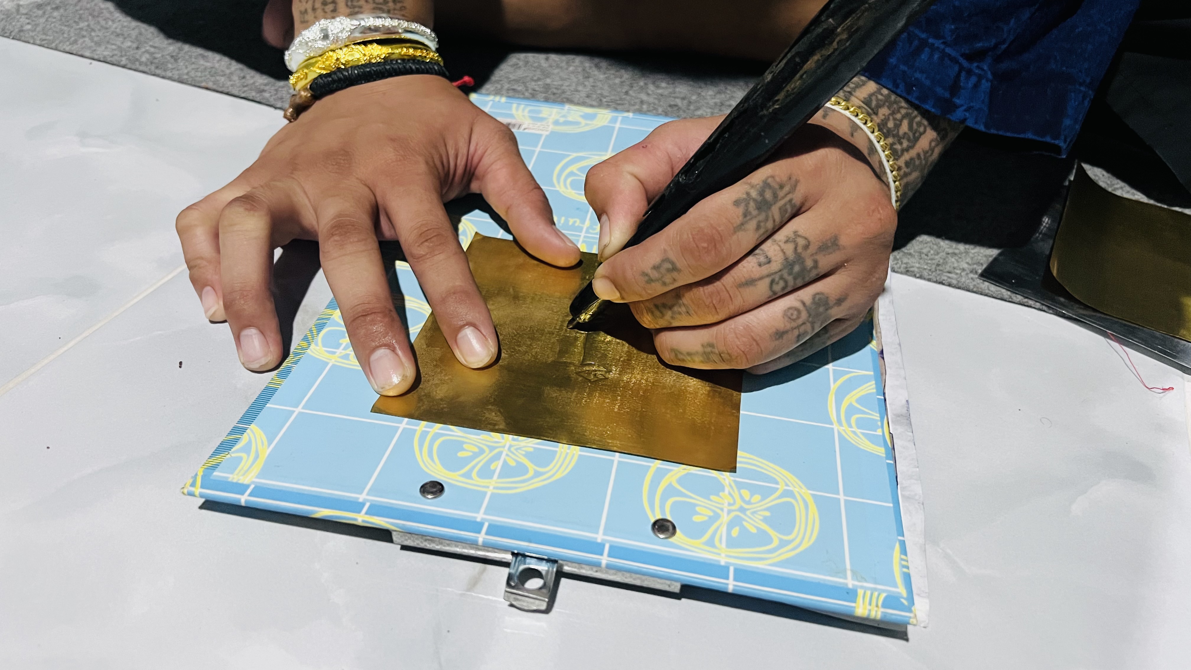 28/07/66 จารแผ่นตะกรุดสำหรับทำงั่ง อาจารย์ปอนด์ สมิงพราย ✔️