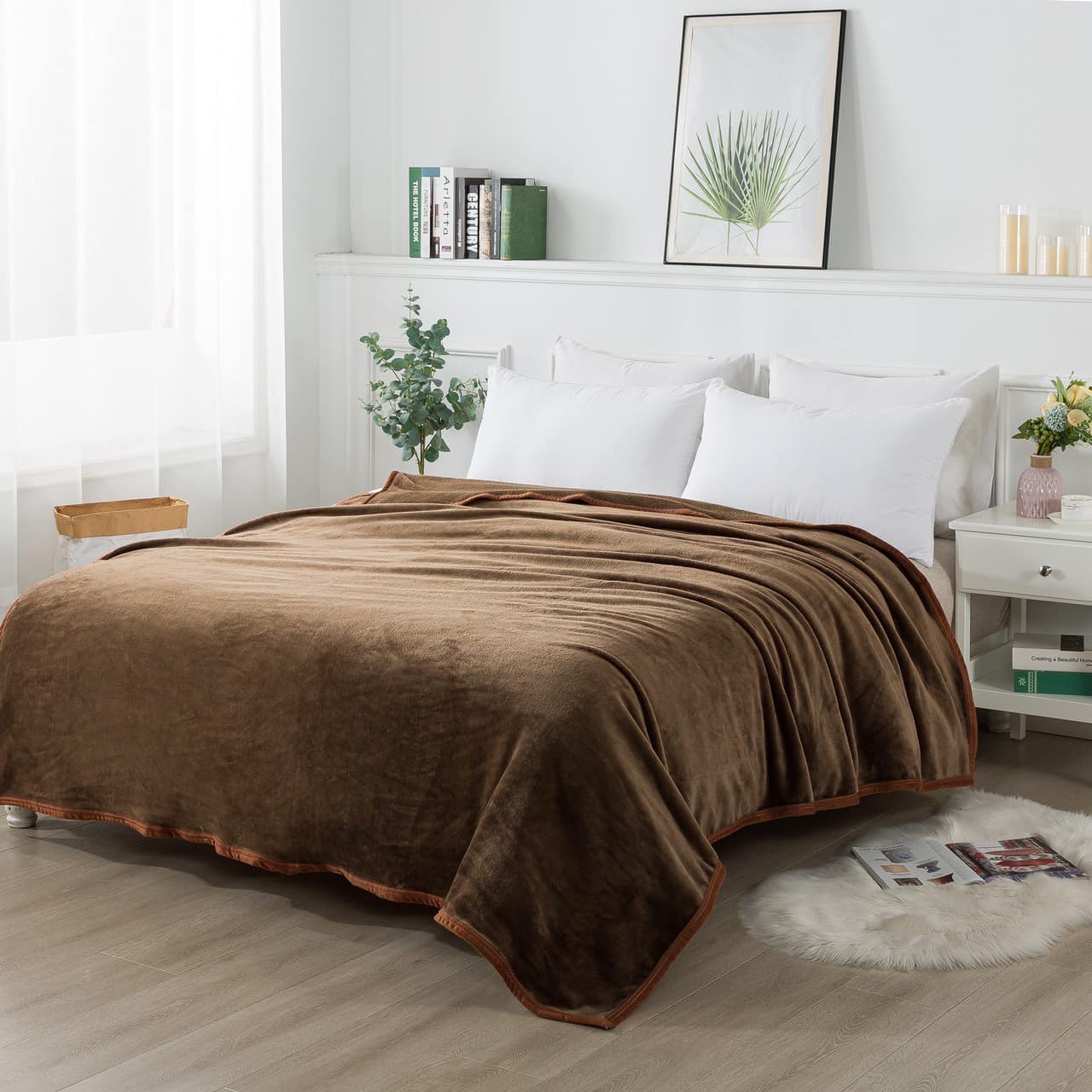 ผ้าห่มนาโน 6 ฟุตแบบหนาสีพื้นกุ๊นขอบอย่างดี (12 ผืน)