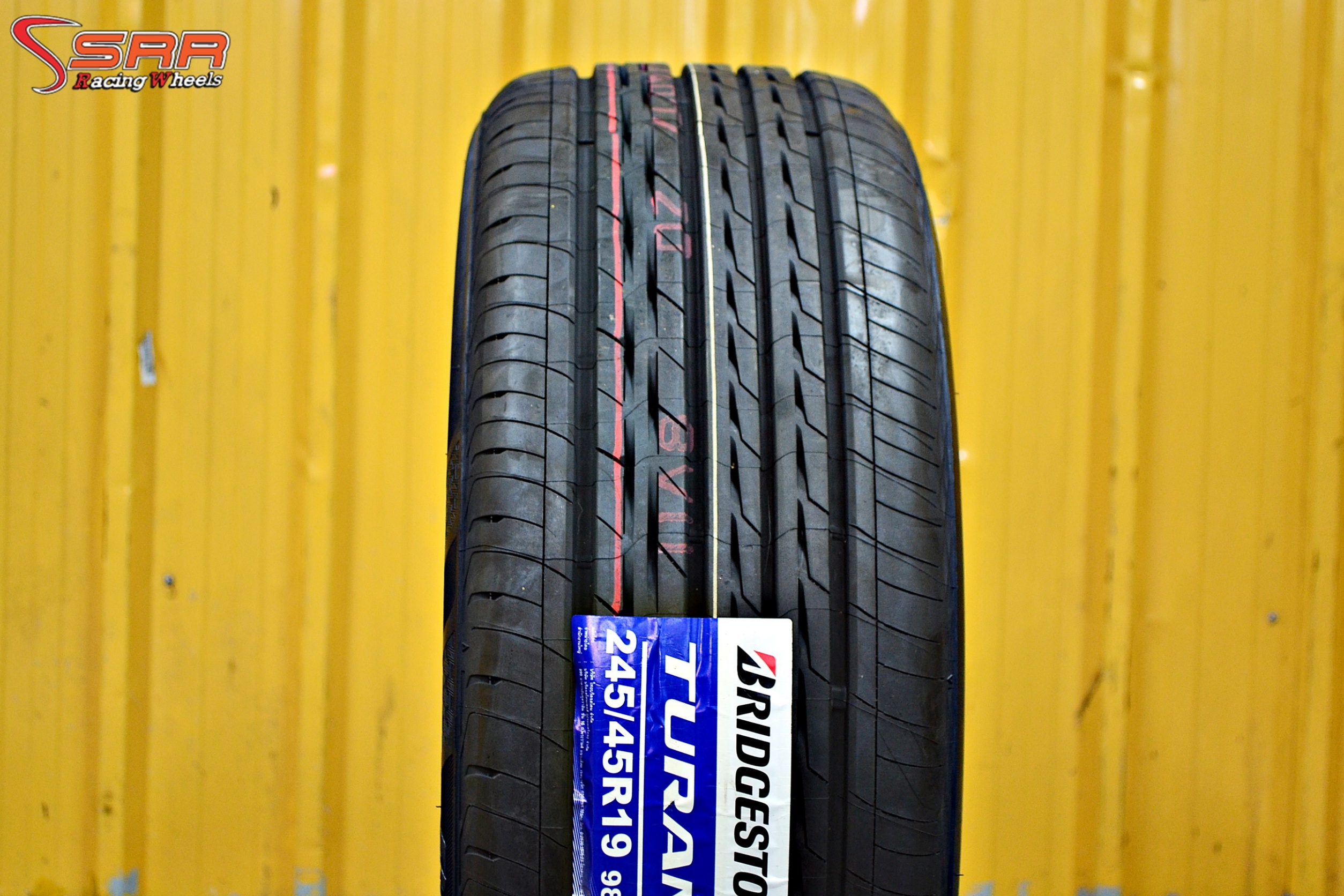 BRIDGESTONE TURANZA GR100 245/45R19 ลดราคาพิเศษ เส้นละ 4,900 บาท