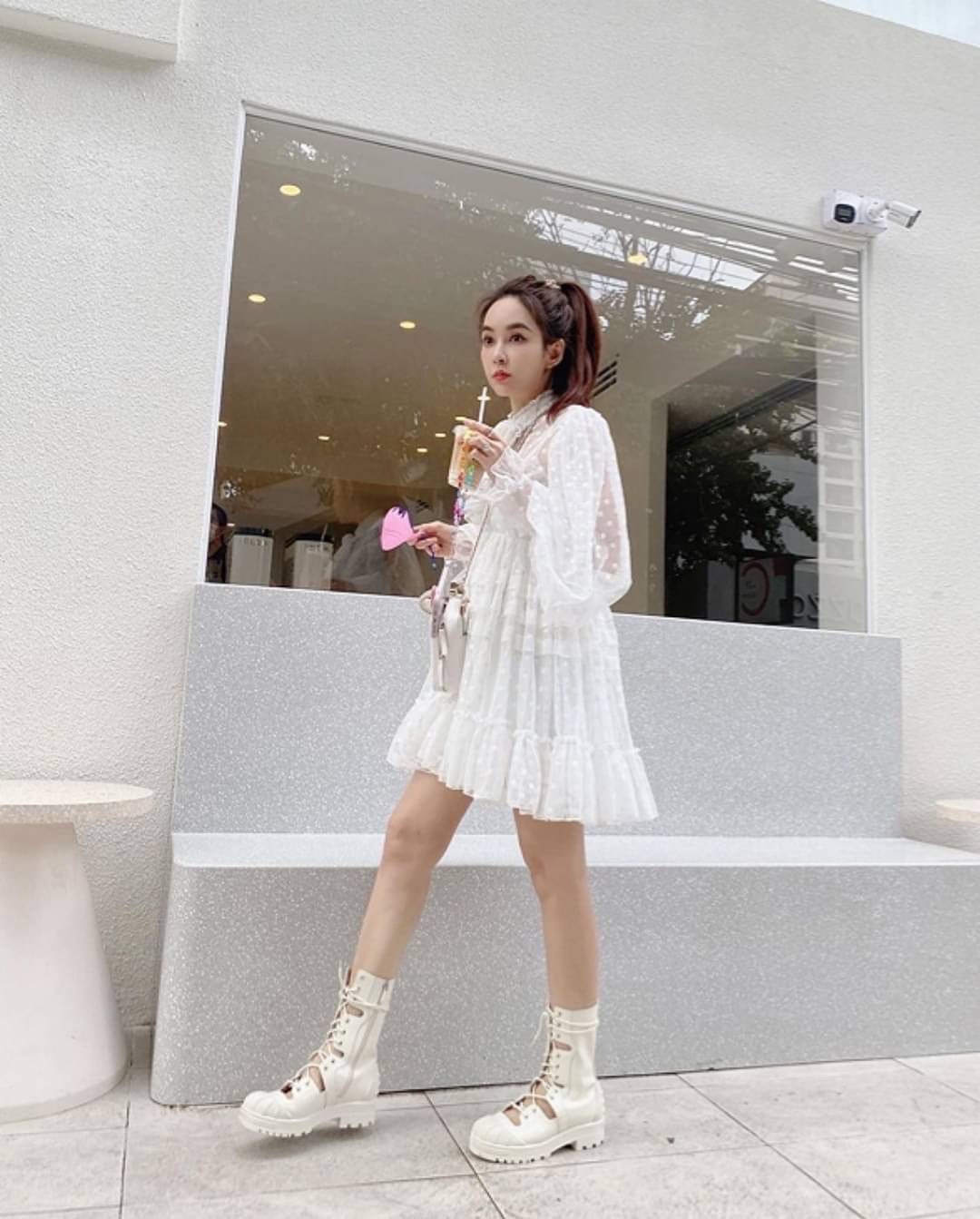 เดรสลูกไม้ฉลุซีทรูสีขาวสวยๆ